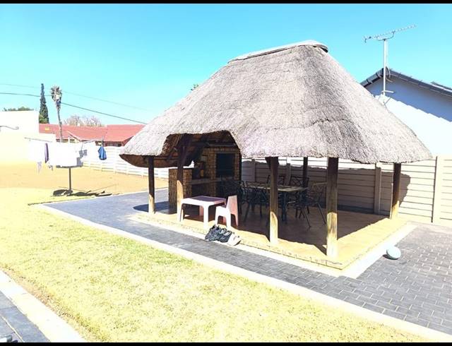 3 BEDROOM HOUSE FOR SALE IN BRACKENDOWNS